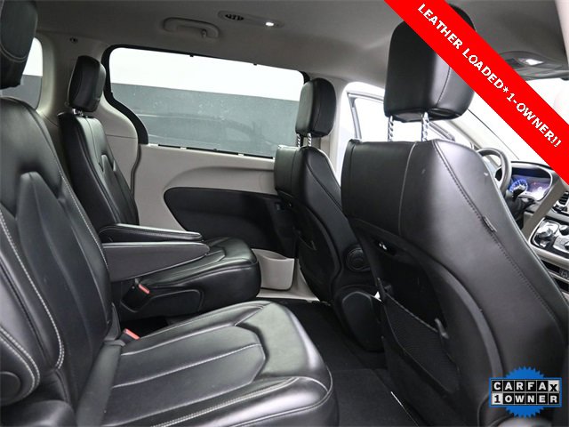 Used 2023 Chrysler Pacifica Touring-L image 25