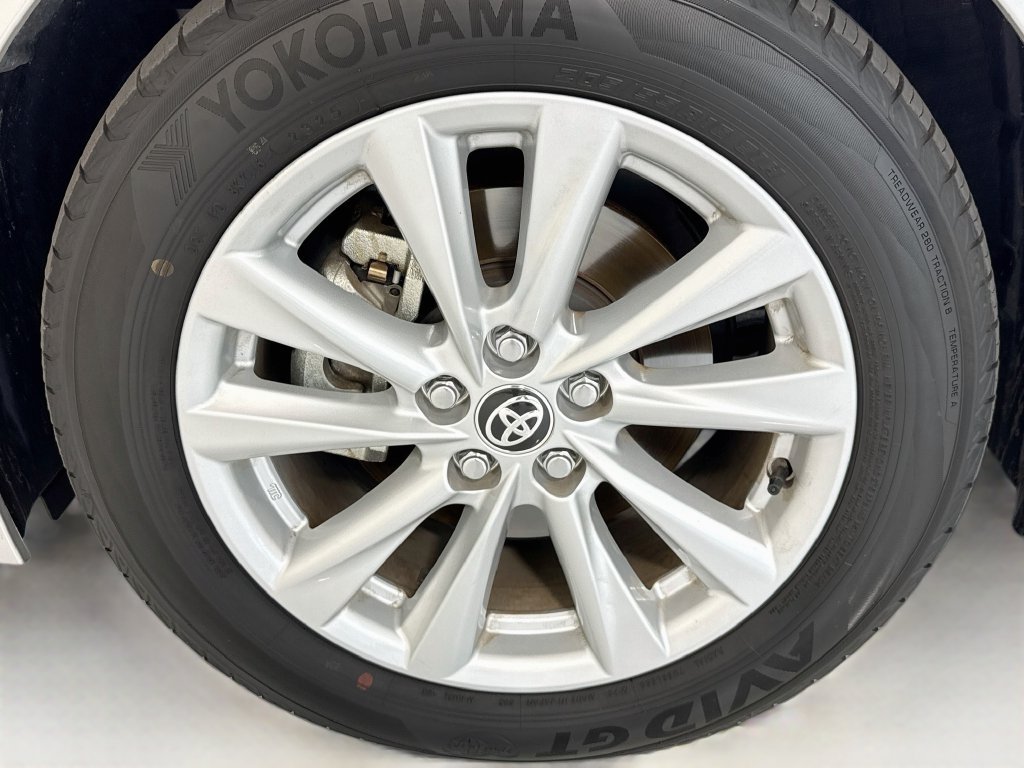 Used 2025 Toyota Corolla SE FWD image 30