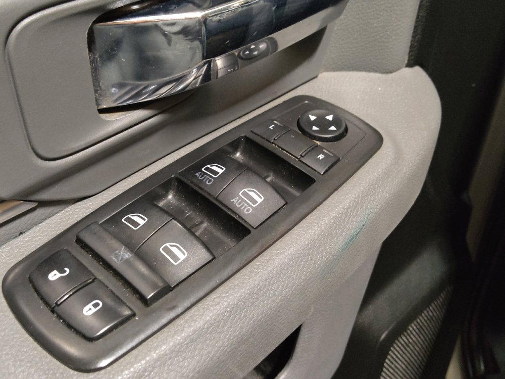 Used 2019 RAM 1500 Classic SLT image 27