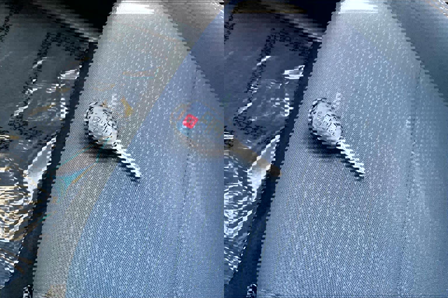 Used 2018 Toyota Tacoma SR5 w/ SR5 Appearance Package (SM) image 13