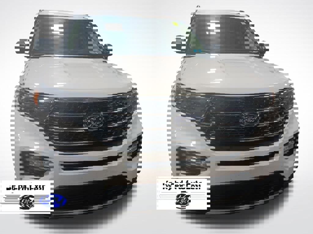 Used 2023 Ford Explorer XLT w/ Equipment Group 202A image 3