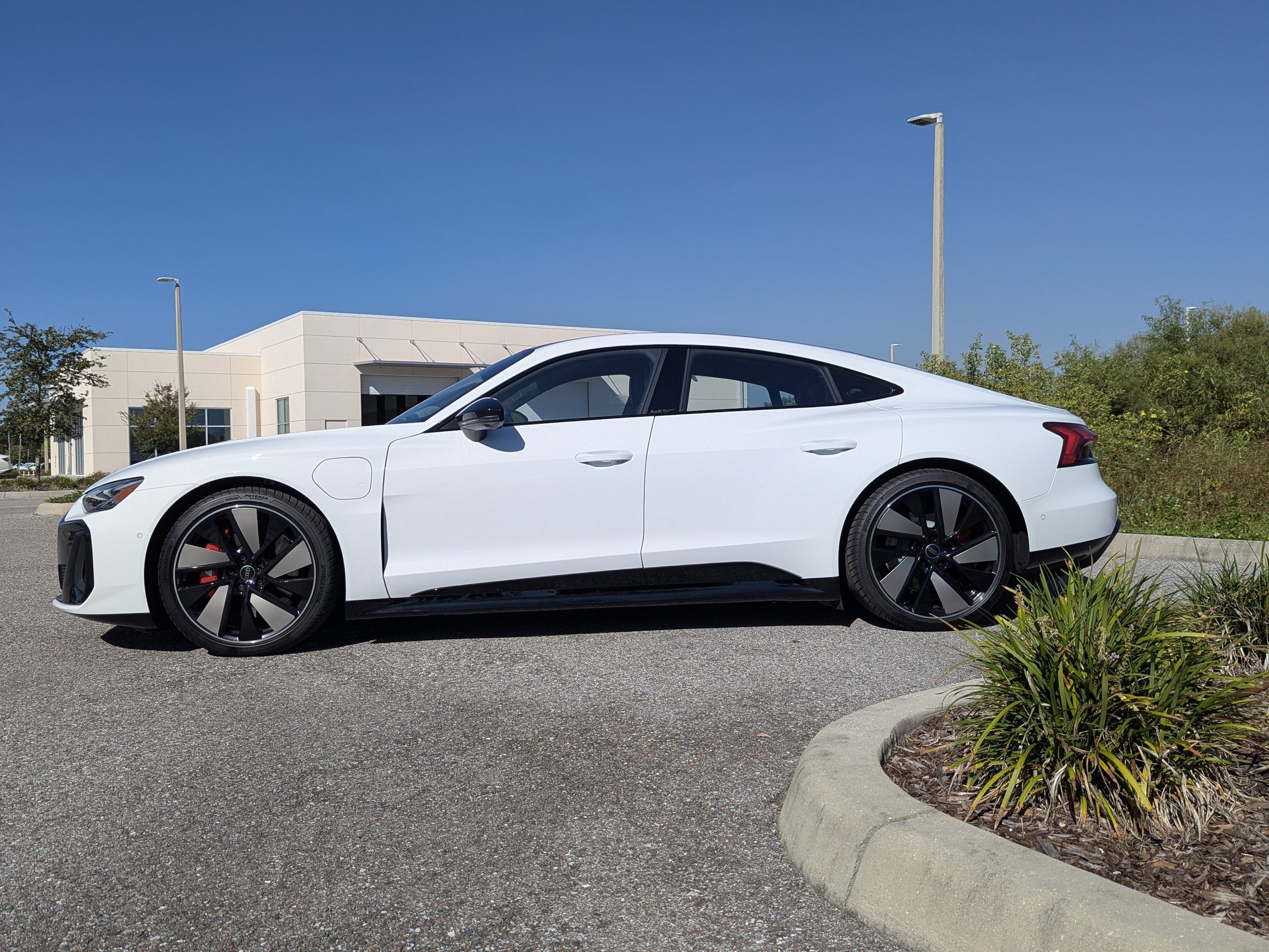 New 2026 Audi S e-tron GT Prestige image 7