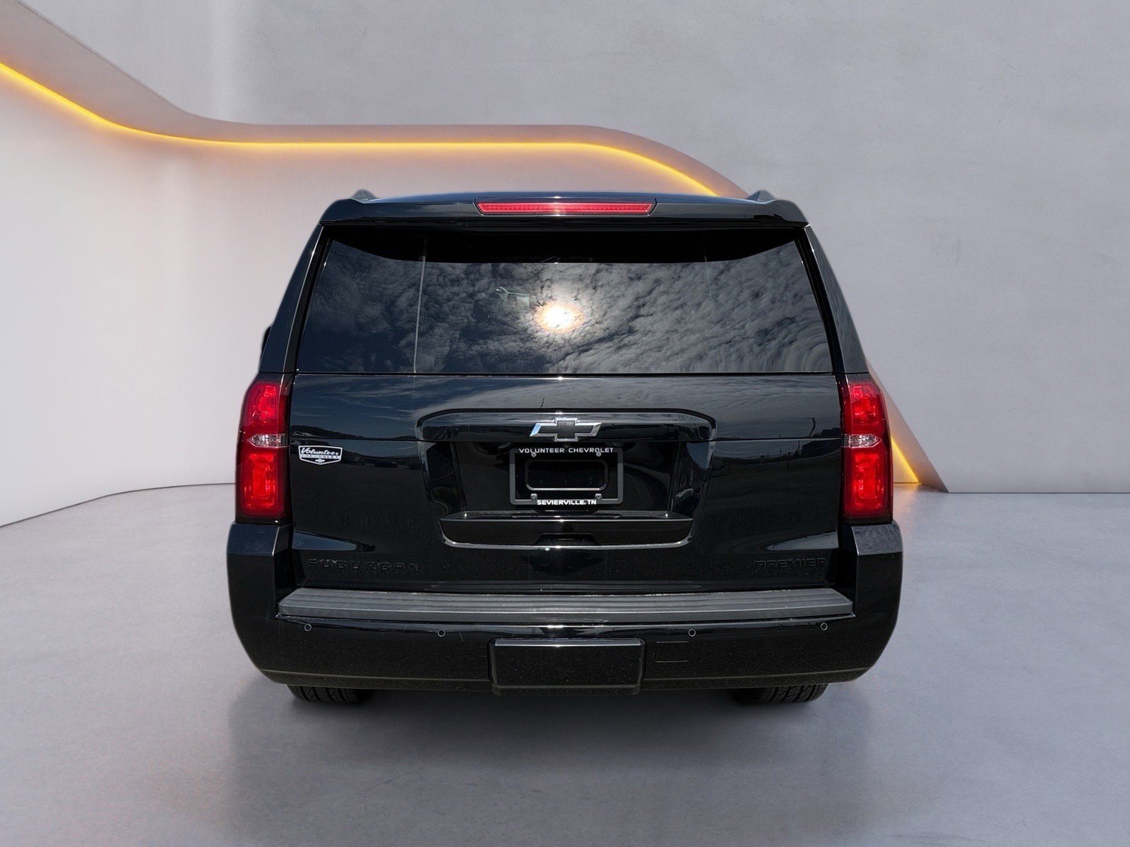 Used 2019 Chevrolet Suburban Premier image 4