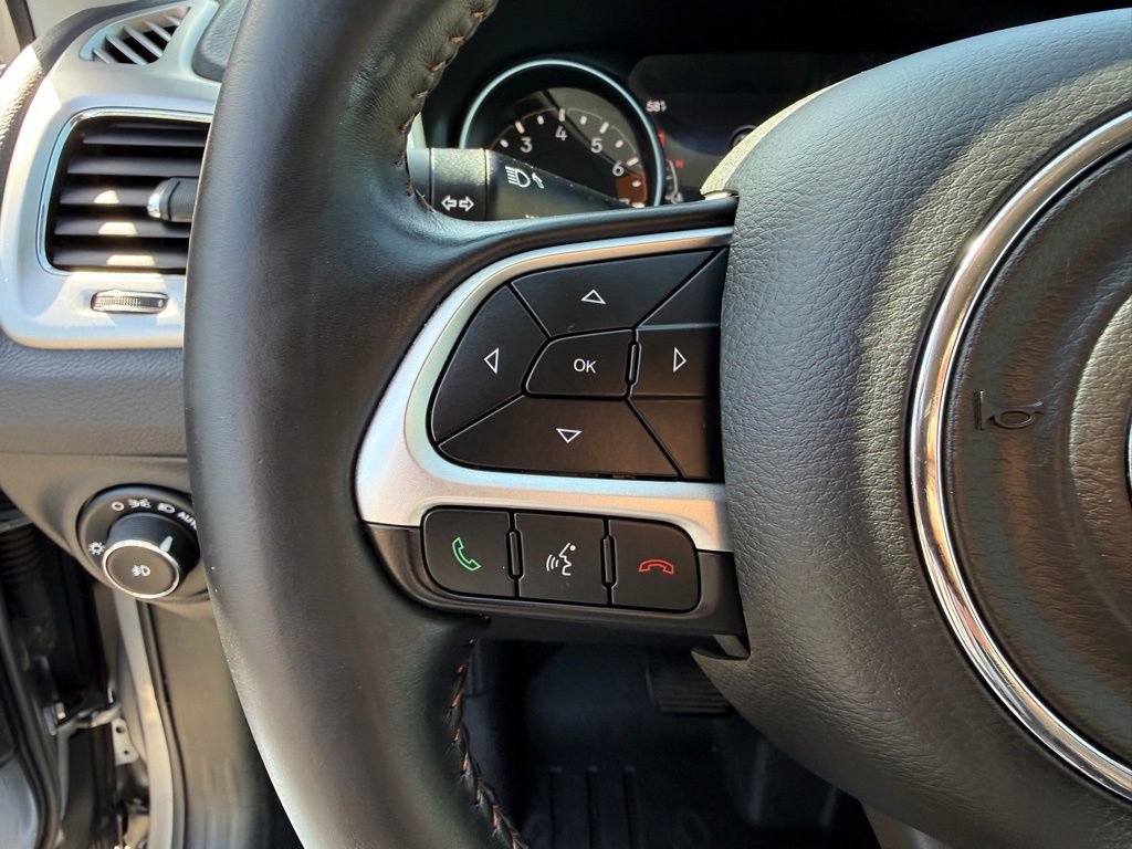 Used 2018 Jeep Compass Latitude w/ Popular Equipment Group FWD image 28