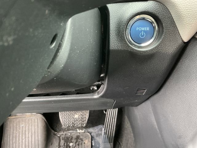 Used 2022 Toyota RAV4 XLE Premium image 46