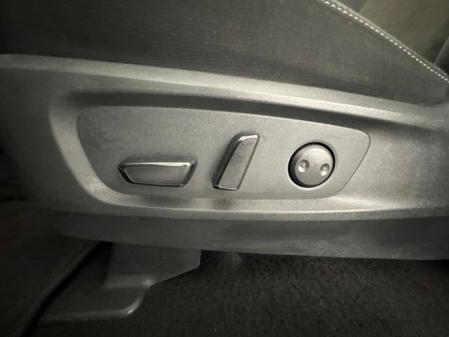 Used 2025 Nissan Pathfinder SV AWD/4WD image 19