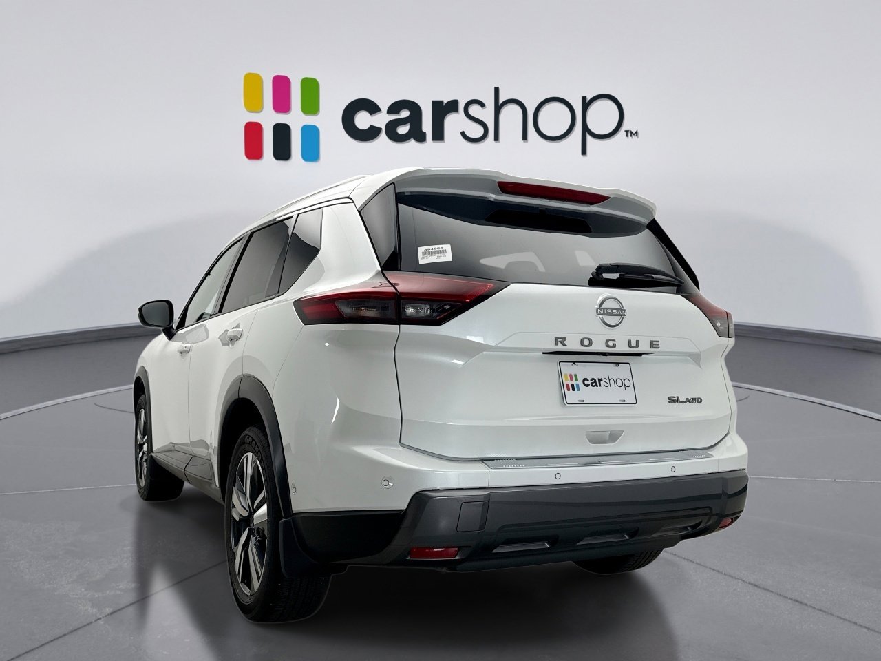 Used 2025 Nissan Rogue SL image 3