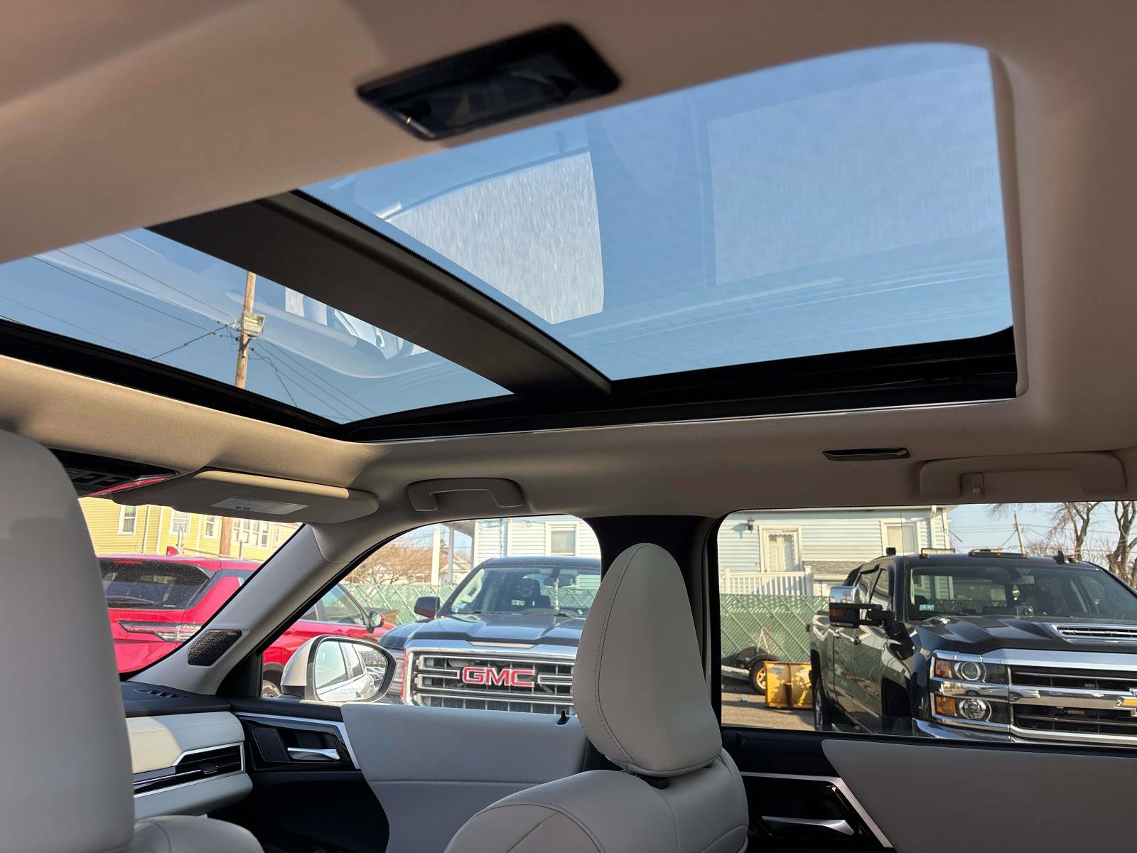 New 2026 Mitsubishi Outlander SE image 7