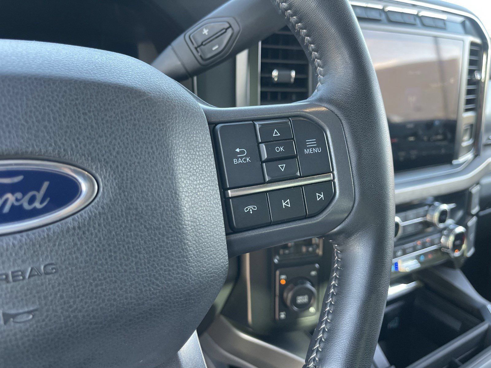 Used 2023 Ford F250 Lariat w/ Lariat Ultimate Package AWD/4WD image 26