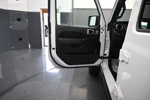 Used 2022 Jeep Wrangler Unlimited Rubicon 4xe AWD/4WD image 10