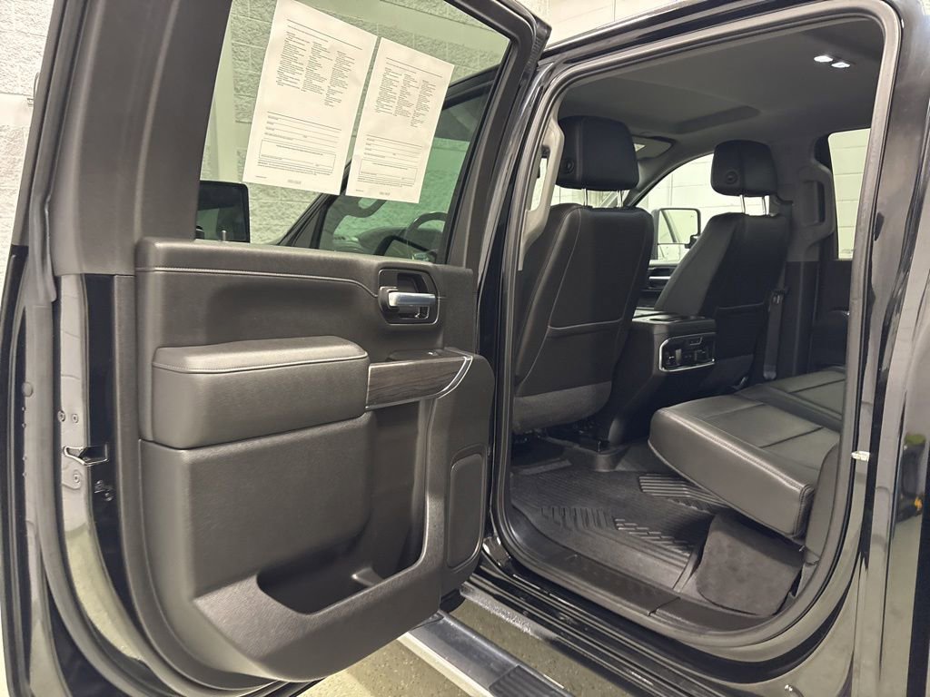 Used 2020 Chevrolet Silverado 3500 LTZ w/ LTZ Plus Package AWD/4WD image 29