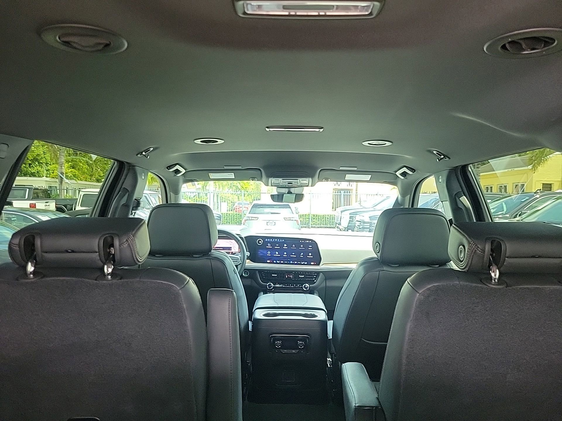 Used 2025 Chevrolet Tahoe High Country RWD image 14