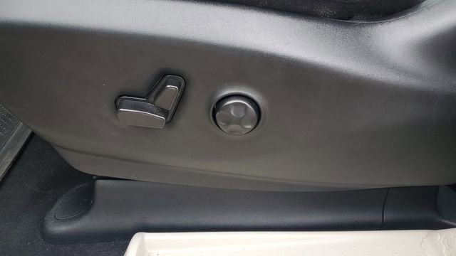 Certified 2024 Chrysler Pacifica Touring-L image 23