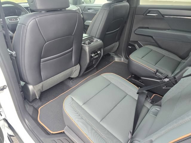 New 2026 GMC Acadia AT4 w/ Luxury Package AWD/4WD image 11