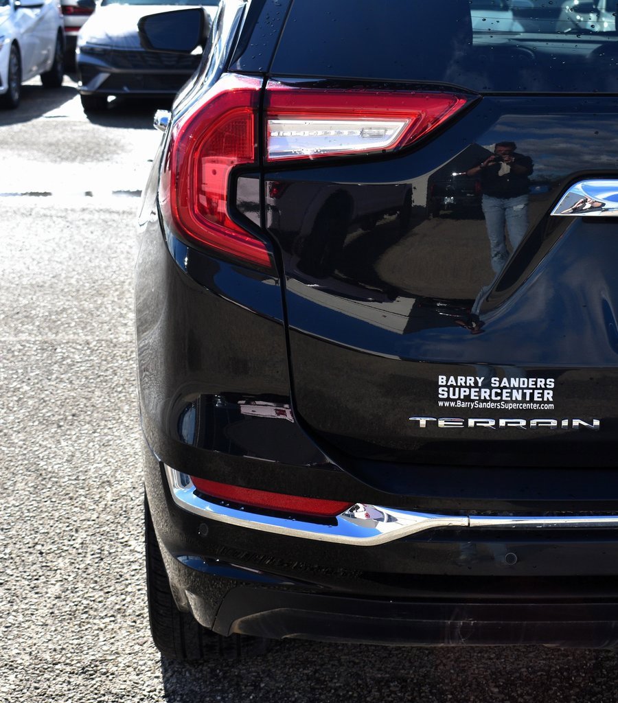 Used 2024 GMC Terrain Denali w/ Denali Premium Package image 10