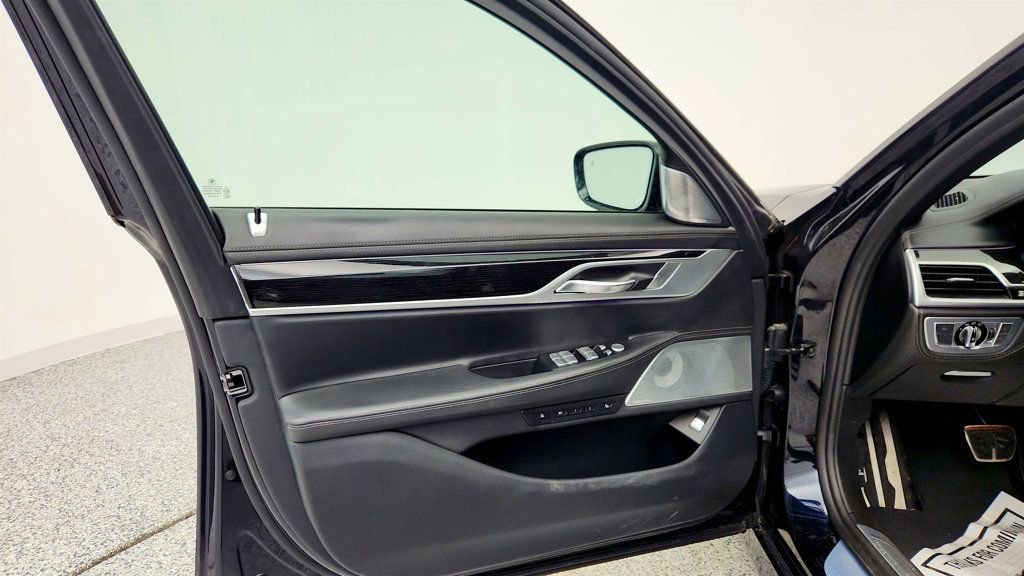 Used 2019 BMW 750i xDrive image 10