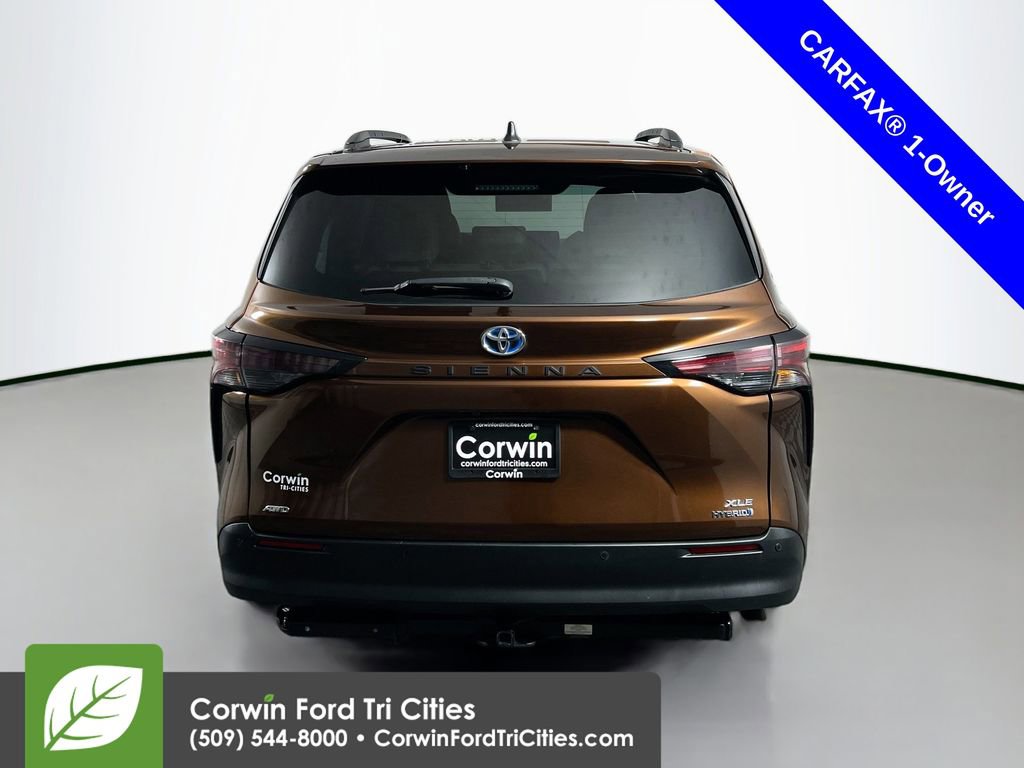 Used 2023 Toyota Sienna XLE w/ XLE Plus Package image 13