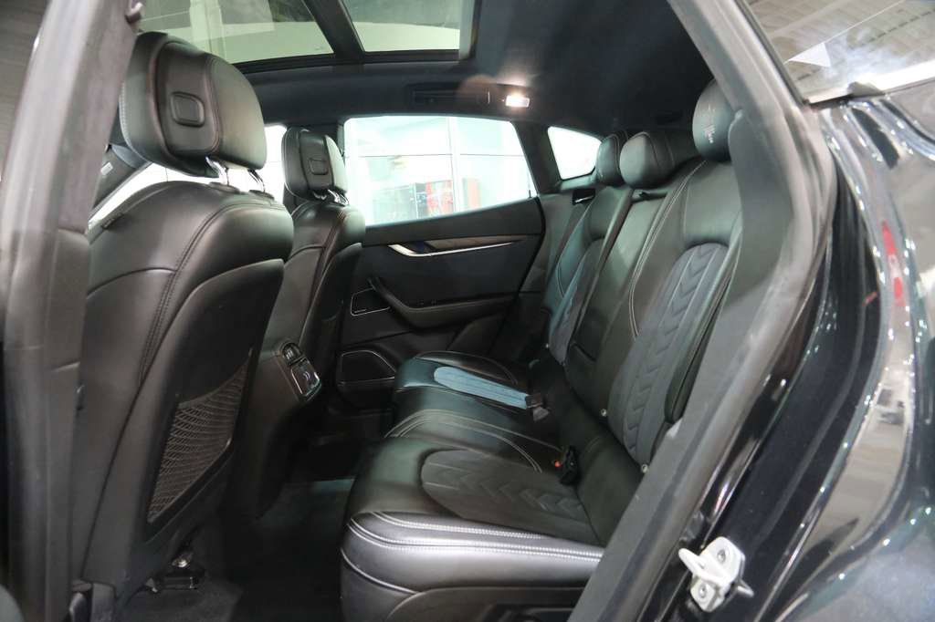 Used 2019 Maserati Levante GranLusso AWD/4WD image 22