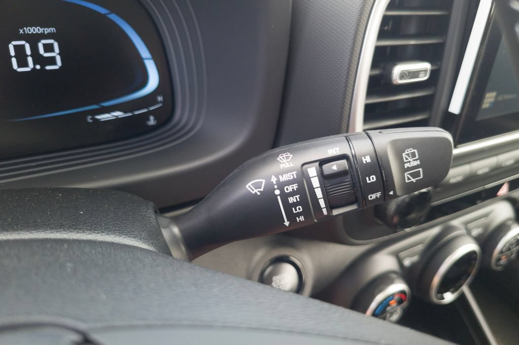 New 2026 Hyundai Venue SEL FWD image 25