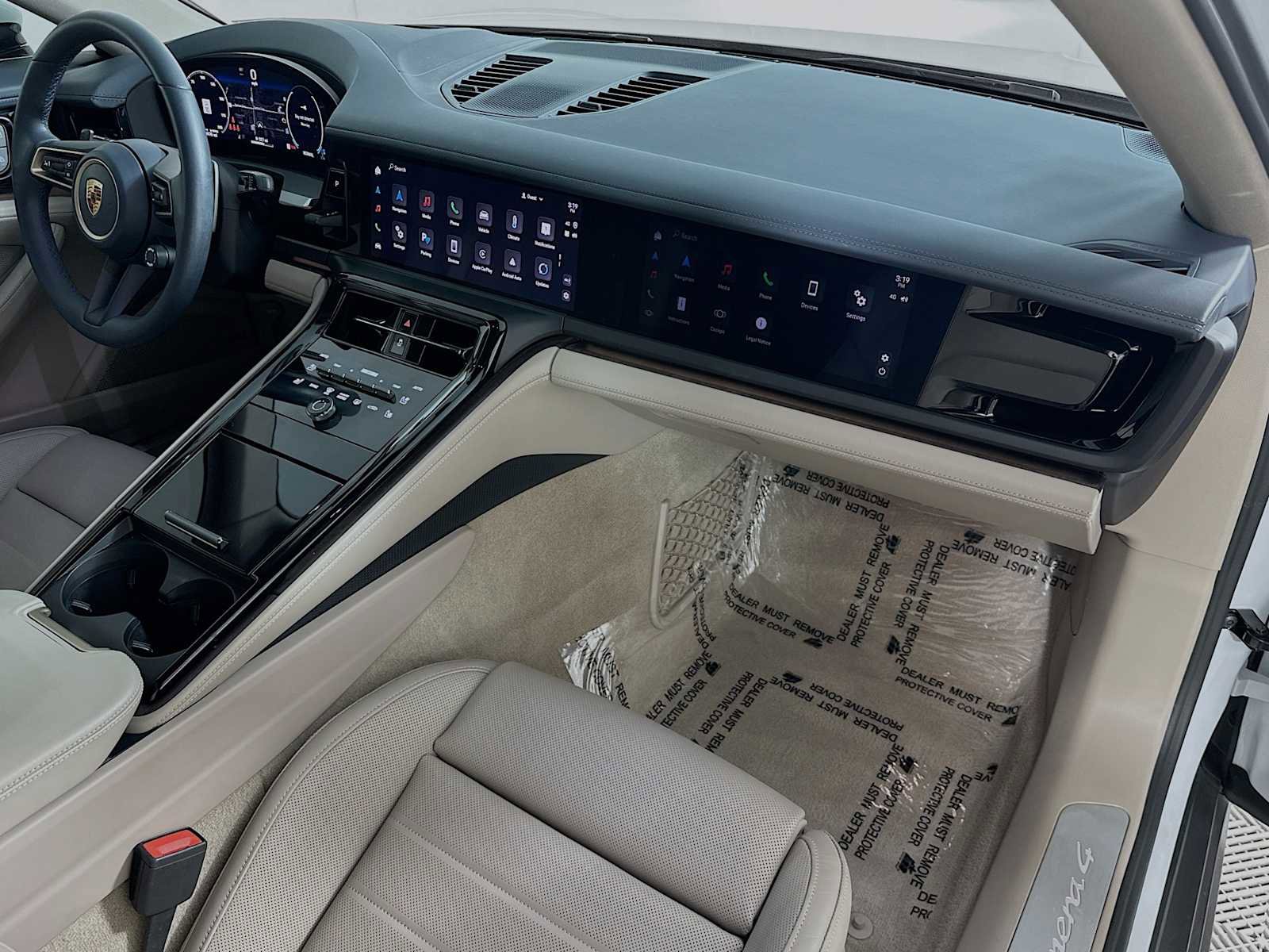 Certified 2024 Porsche Panamera 4 image 29