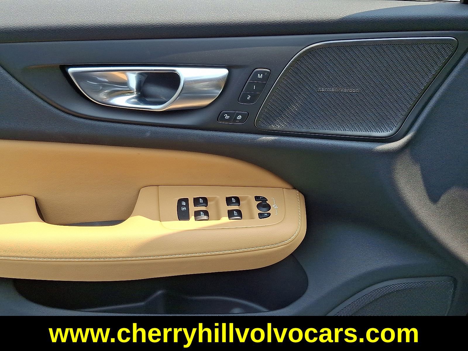 New 2025 Volvo V60 B5 Cross Country Ultra w/ Protection Package Premier image 14