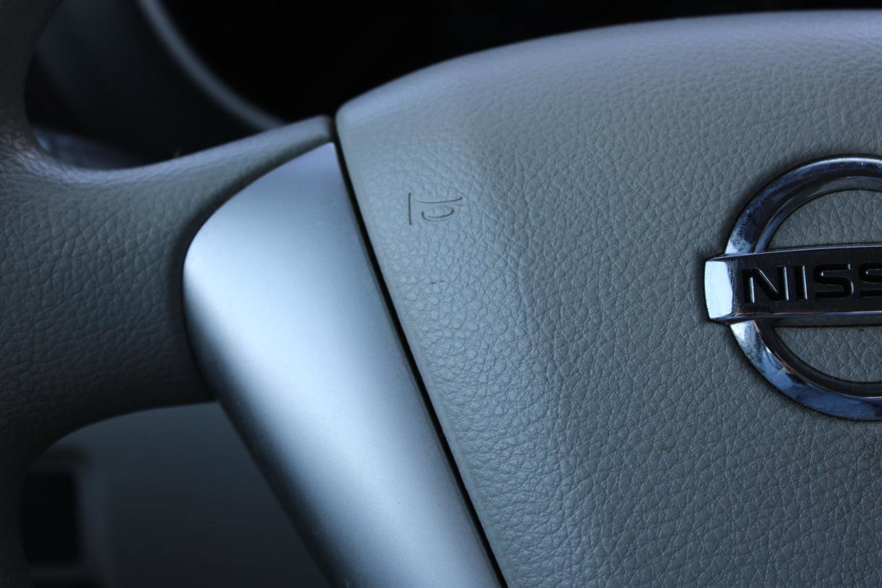 Used 2014 Nissan Quest S image 19