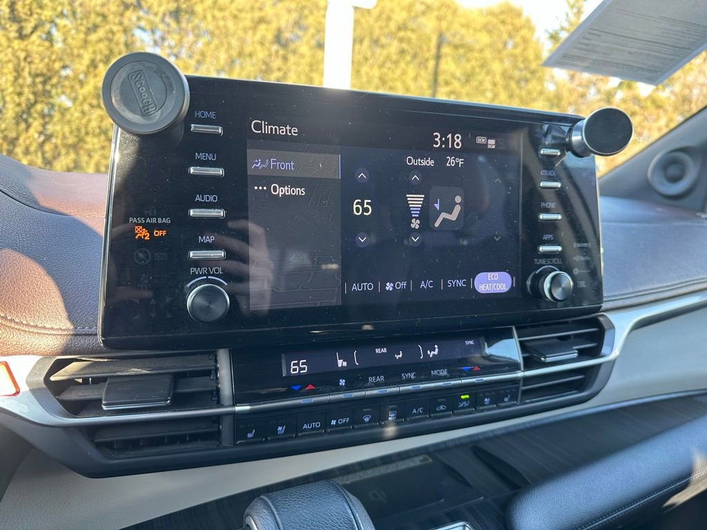 Used 2022 Toyota Sienna Platinum image 25