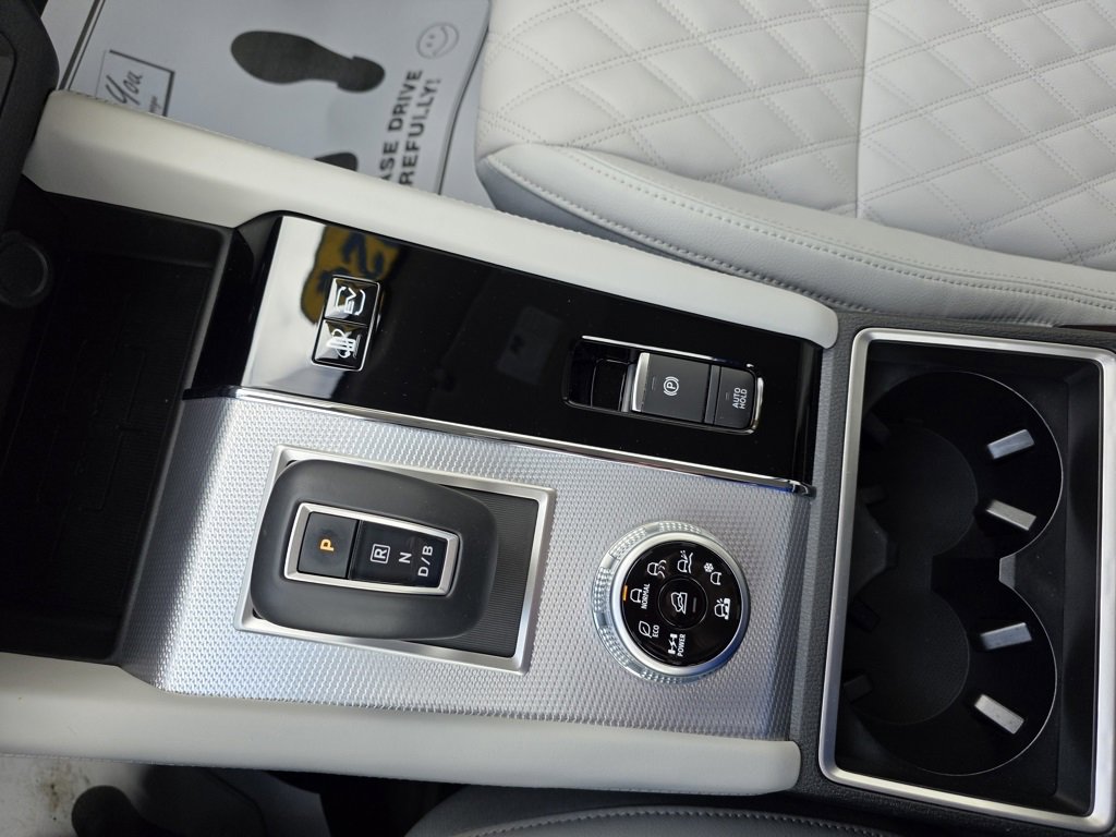 Used 2024 Mitsubishi Outlander SEL image 16