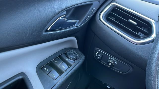 Used 2021 Chevrolet Equinox LS w/ LS Convenience Package FWD image 32