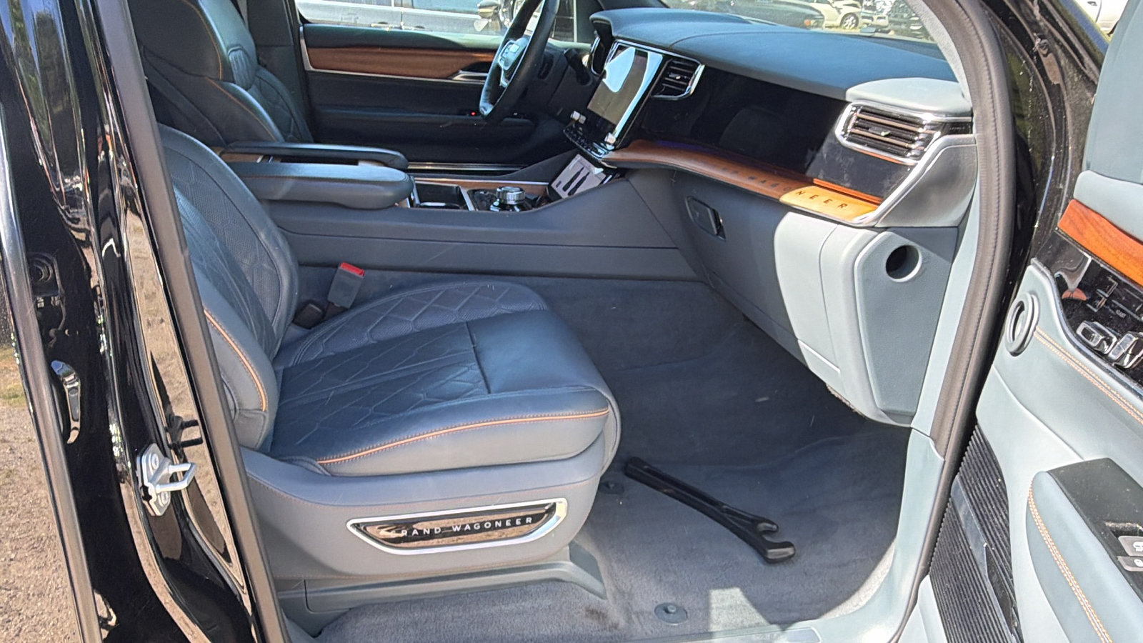Certified 2024 Jeep Grand Wagoneer Series III w/ Rear Seat Video Group 1 AWD/4WD image 20