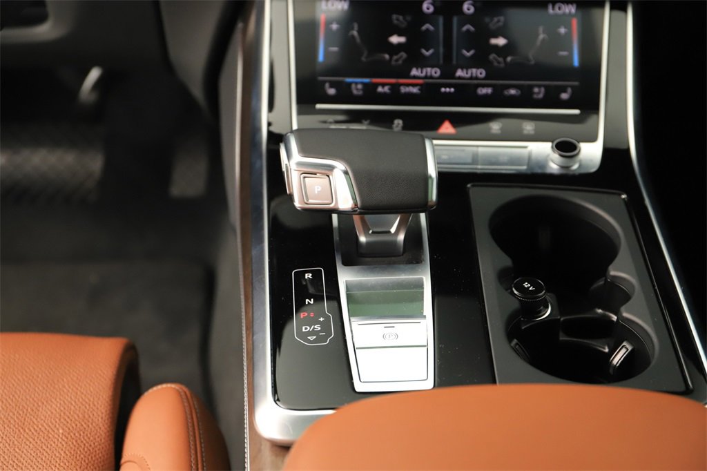Used 2025 Audi Q8 Prestige w/ Prestige Package image 21