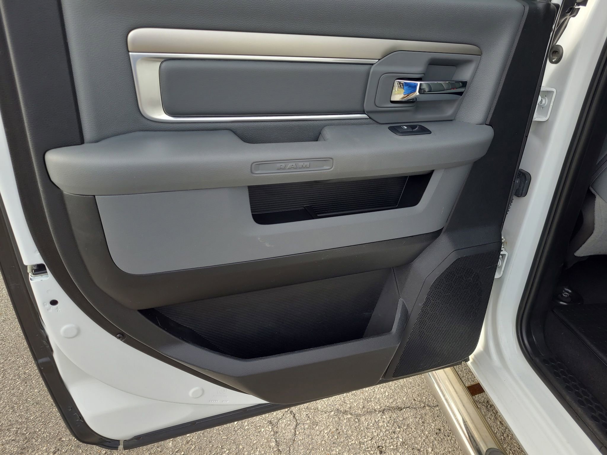 Used 2019 RAM 1500 Classic SLT image 24