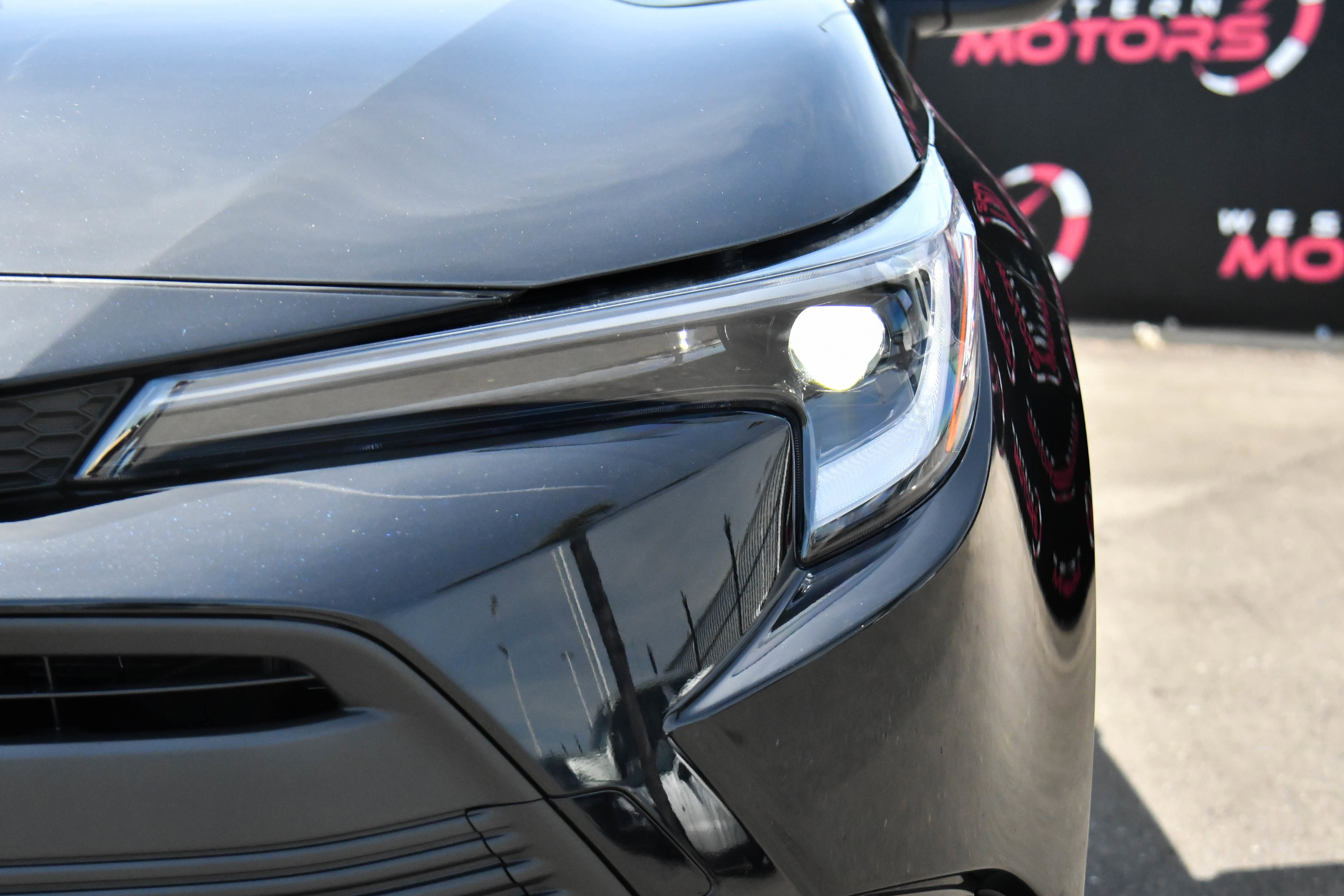 Used 2025 Toyota Corolla LE w/ Convenience Package FWD image 11