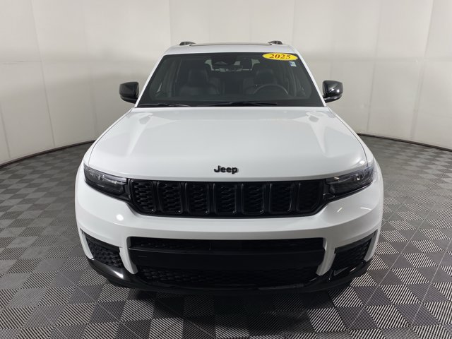 Used 2025 Jeep Grand Cherokee L Limited w/ Black Appearance Package AWD/4WD image 13