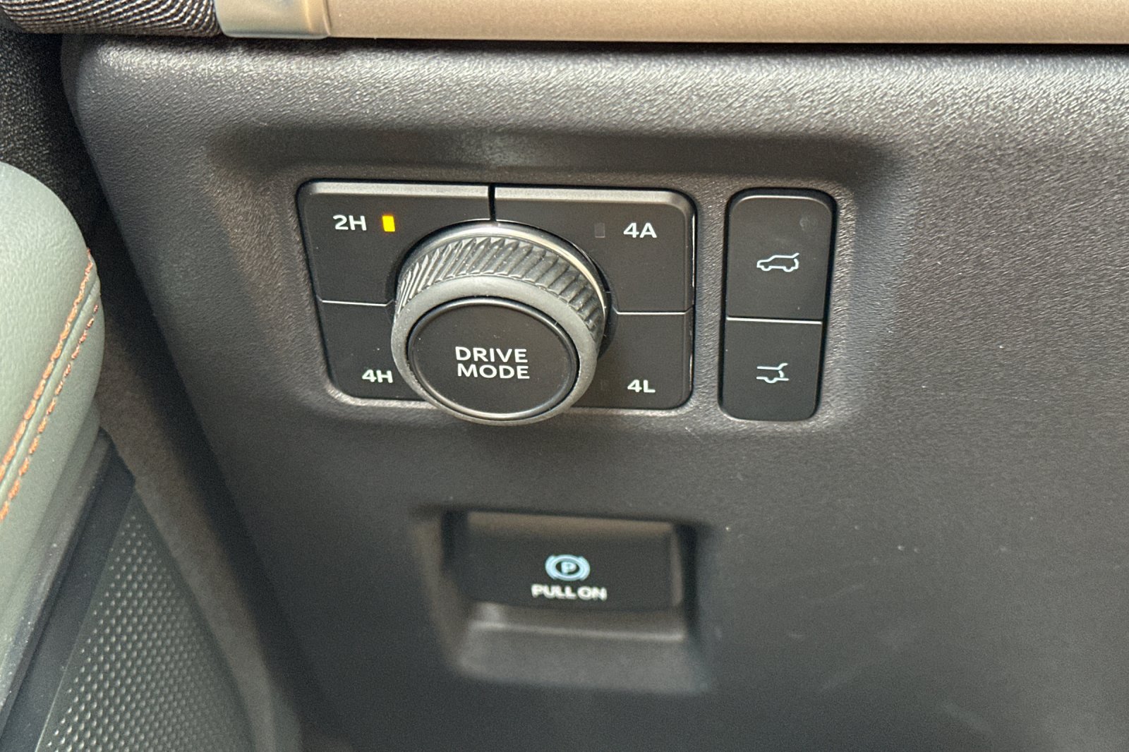 Used 2025 Ford Expedition Active AWD/4WD image 27