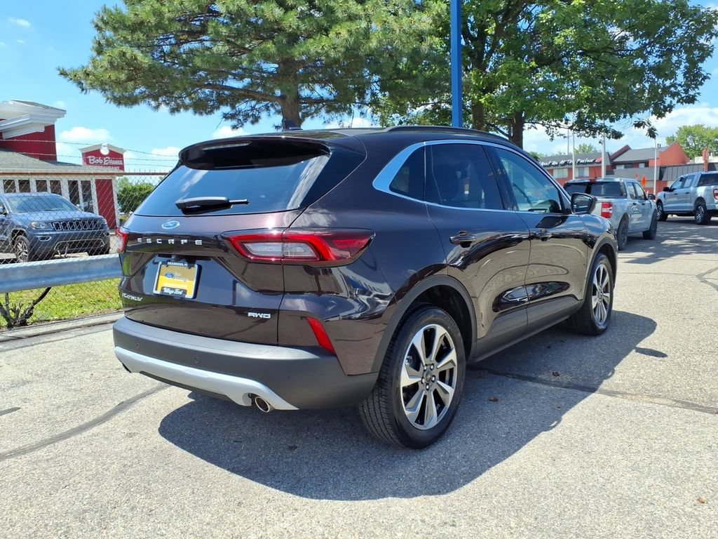 Certified 2023 Ford Escape Platinum AWD/4WD image 5
