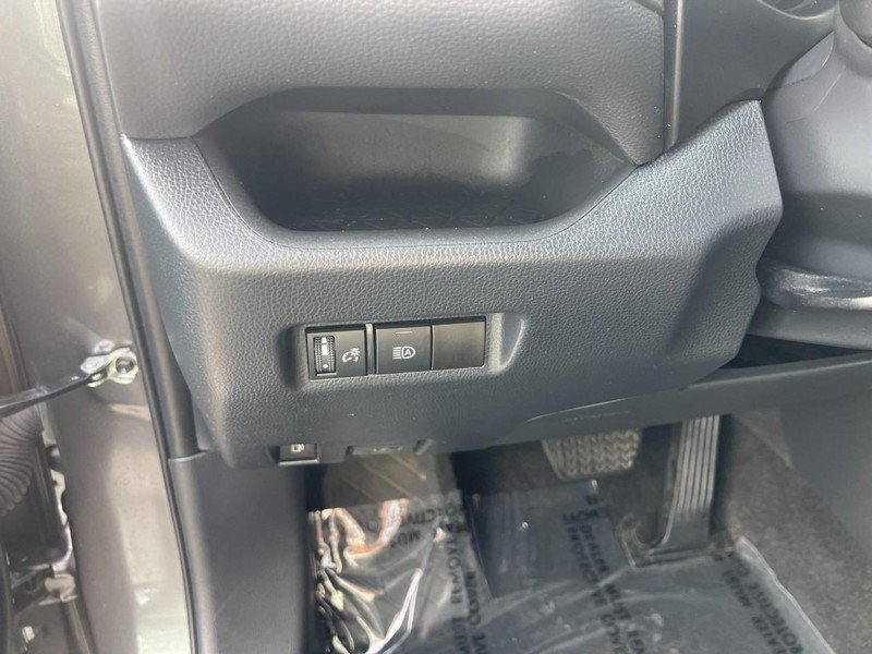 Used 2023 Toyota RAV4 LE AWD/4WD image 21