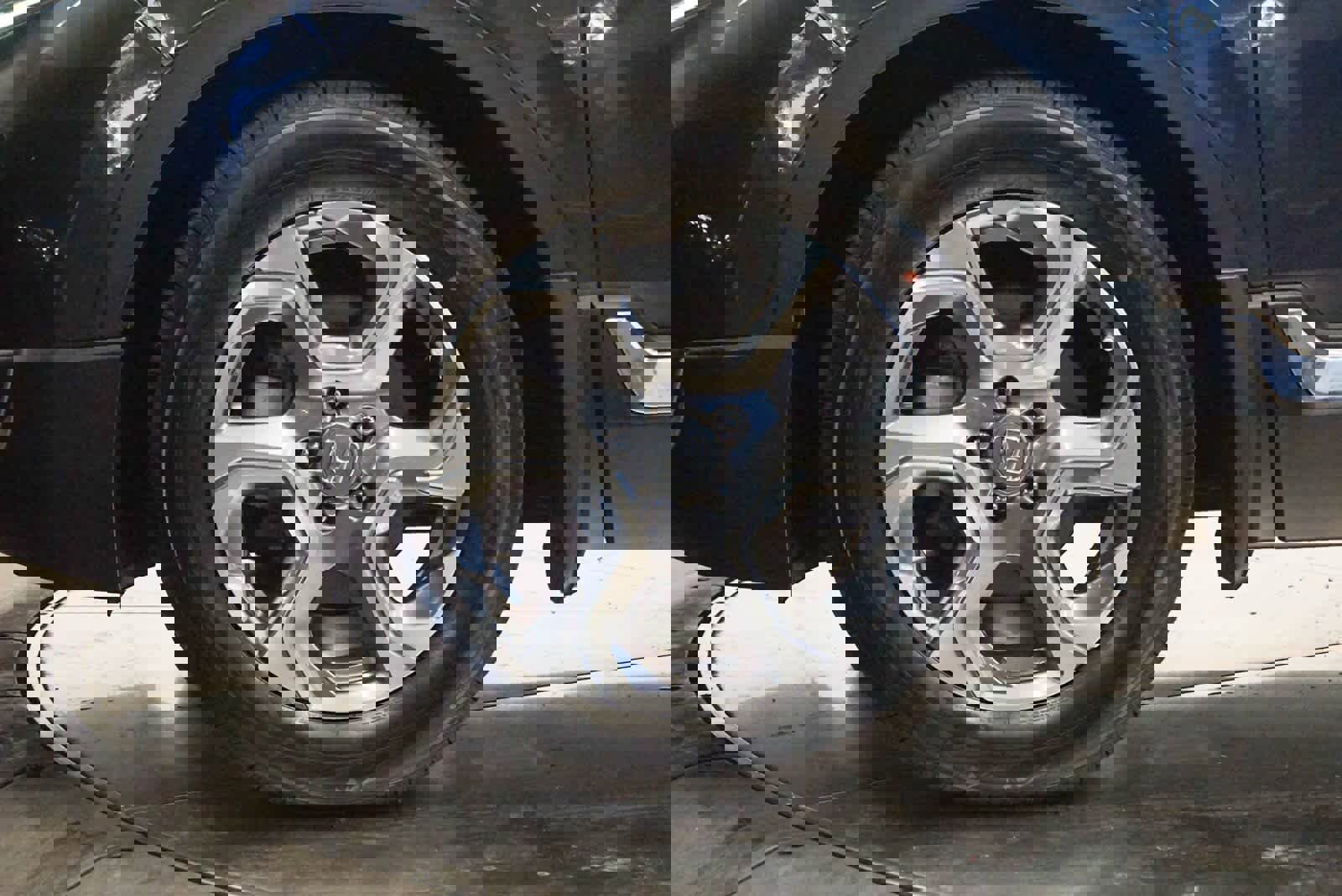 Used 2019 Honda CR-V EX-L image 9