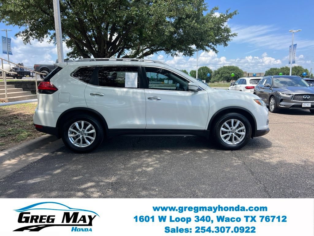 Used 2017 Nissan Rogue SV w/ SV Family Package FWD image 8
