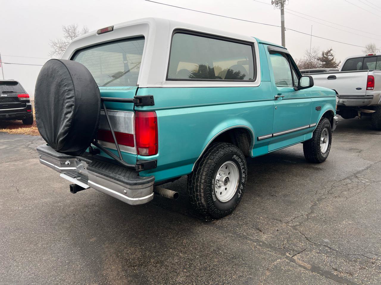 Used 1994 Ford Bronco XLT image 4