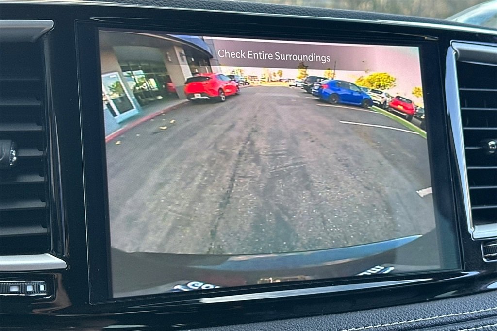 Used 2022 Chrysler Pacifica Touring-L image 17