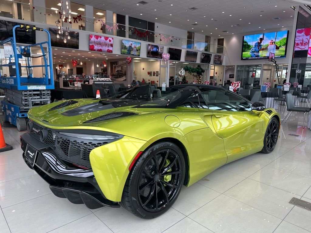 Used 2025 McLaren Artura Spider image 6