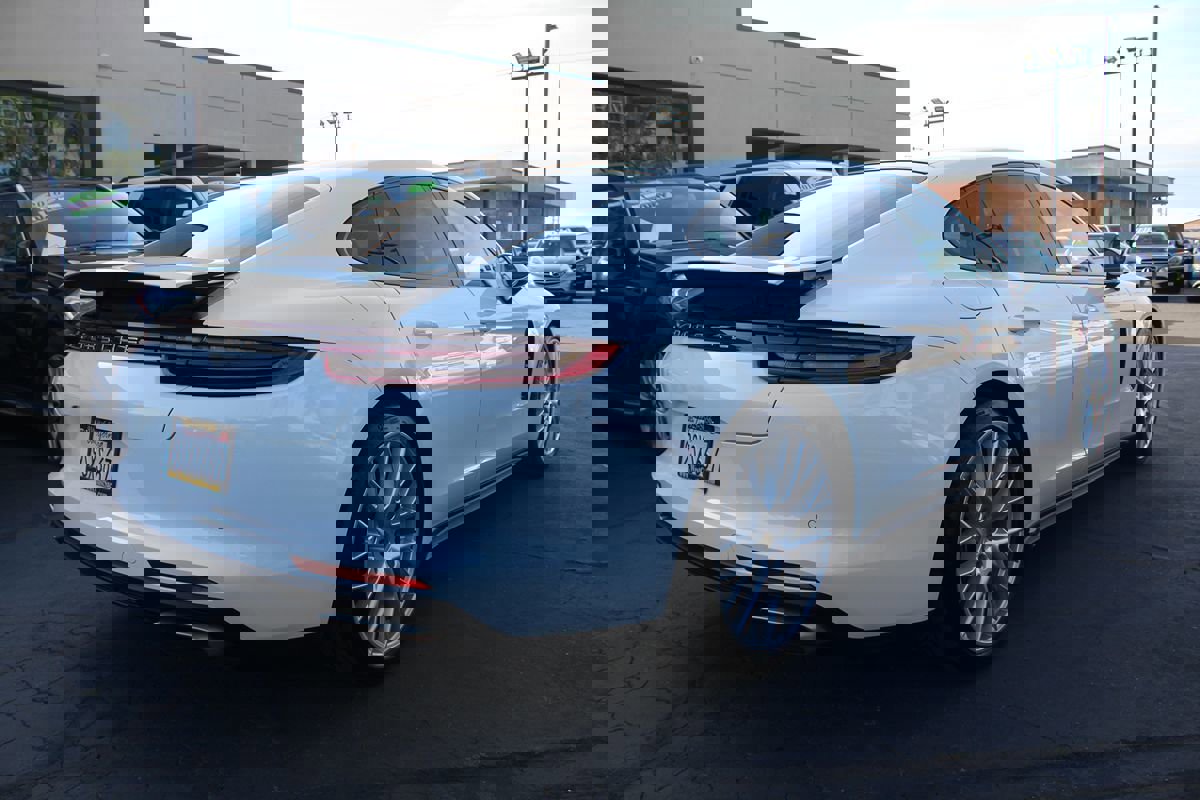 Used 2018 Porsche Panamera 4 image 7