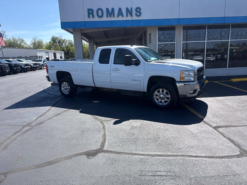 Used 2013 Chevrolet Silverado 2500 LTZ w/ LTZ Plus Package AWD/4WD image 2