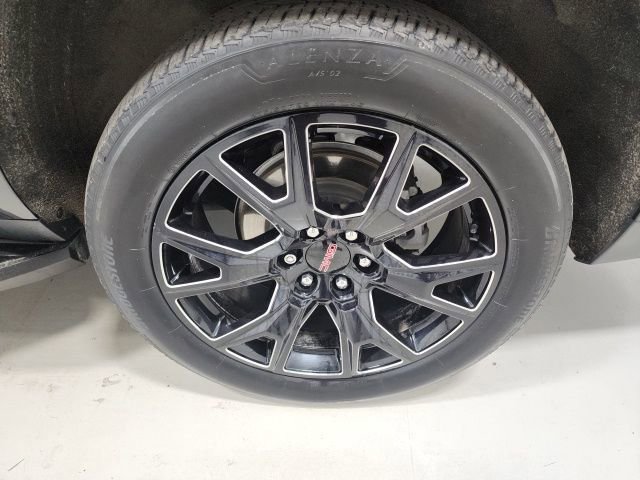 Used 2023 GMC Yukon XL SLT AWD/4WD image 42