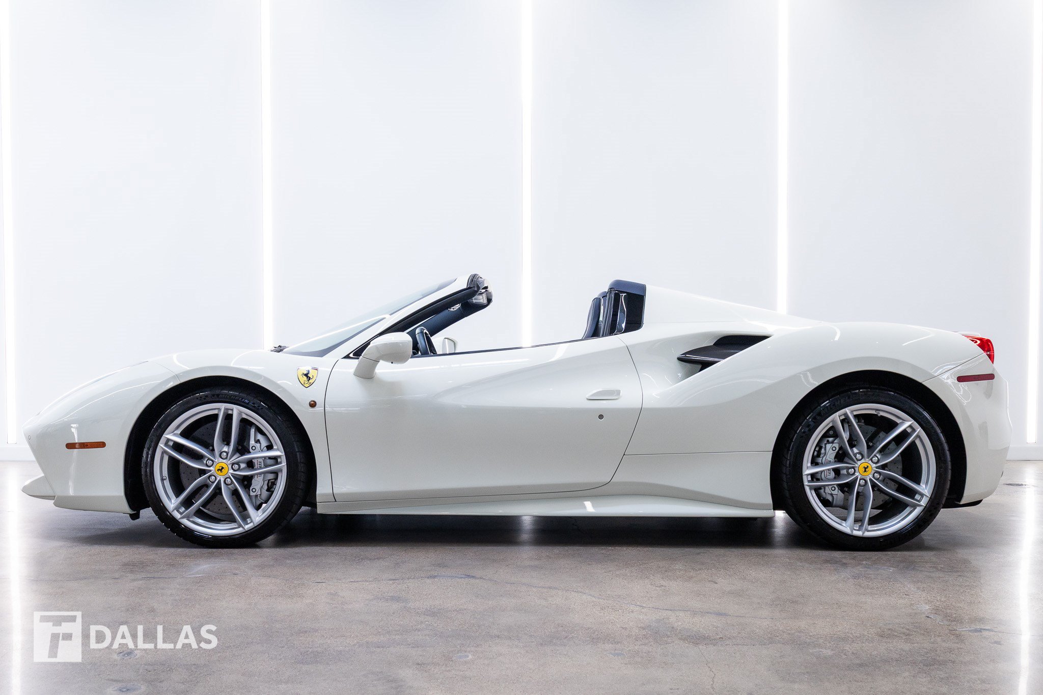 Used 2018 Ferrari 488 Spider RWD video 1
