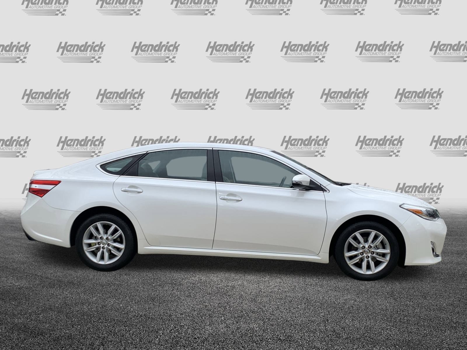 Used 2015 Toyota Avalon XLE image 11
