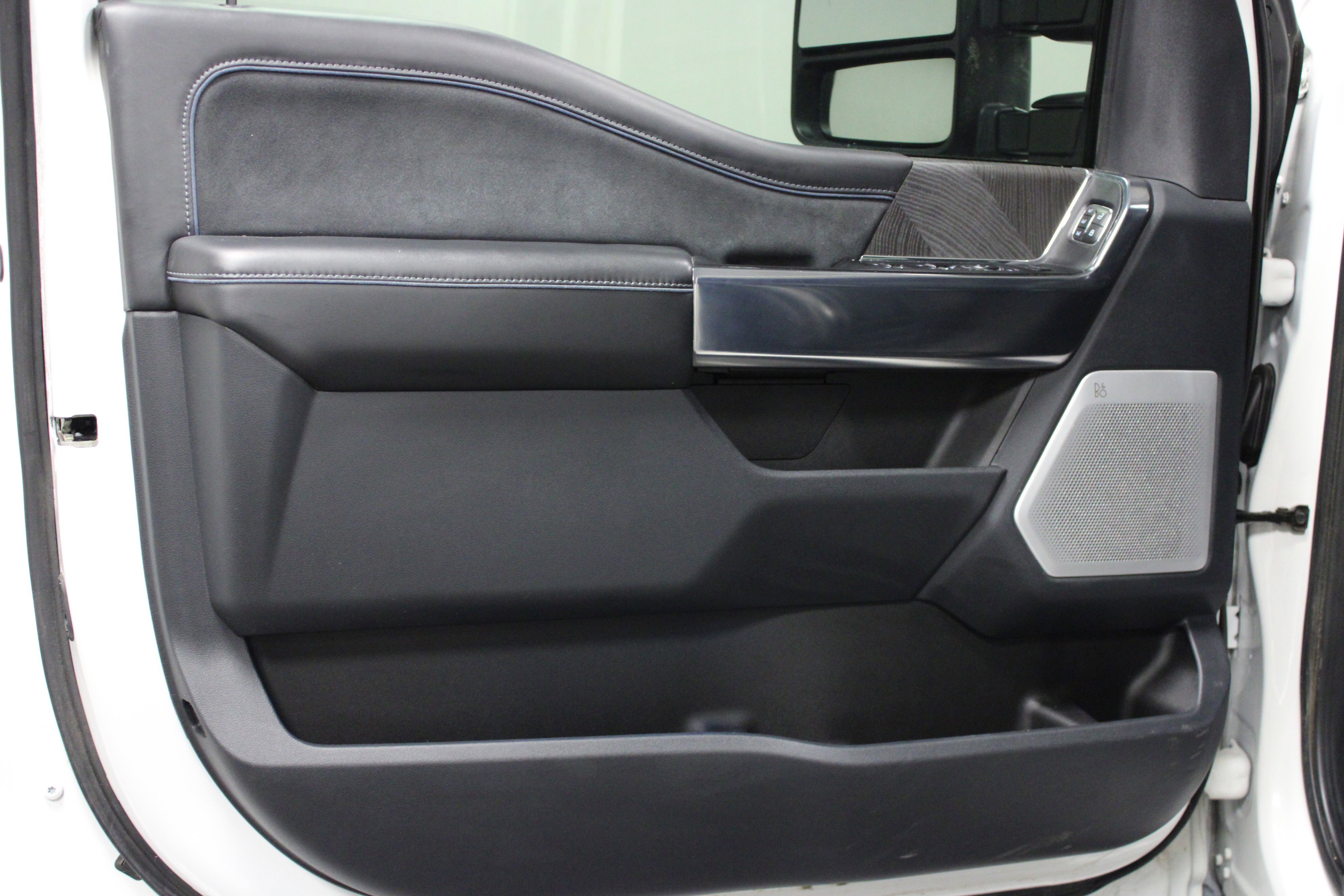 Used 2025 Ford F250 Platinum image 11