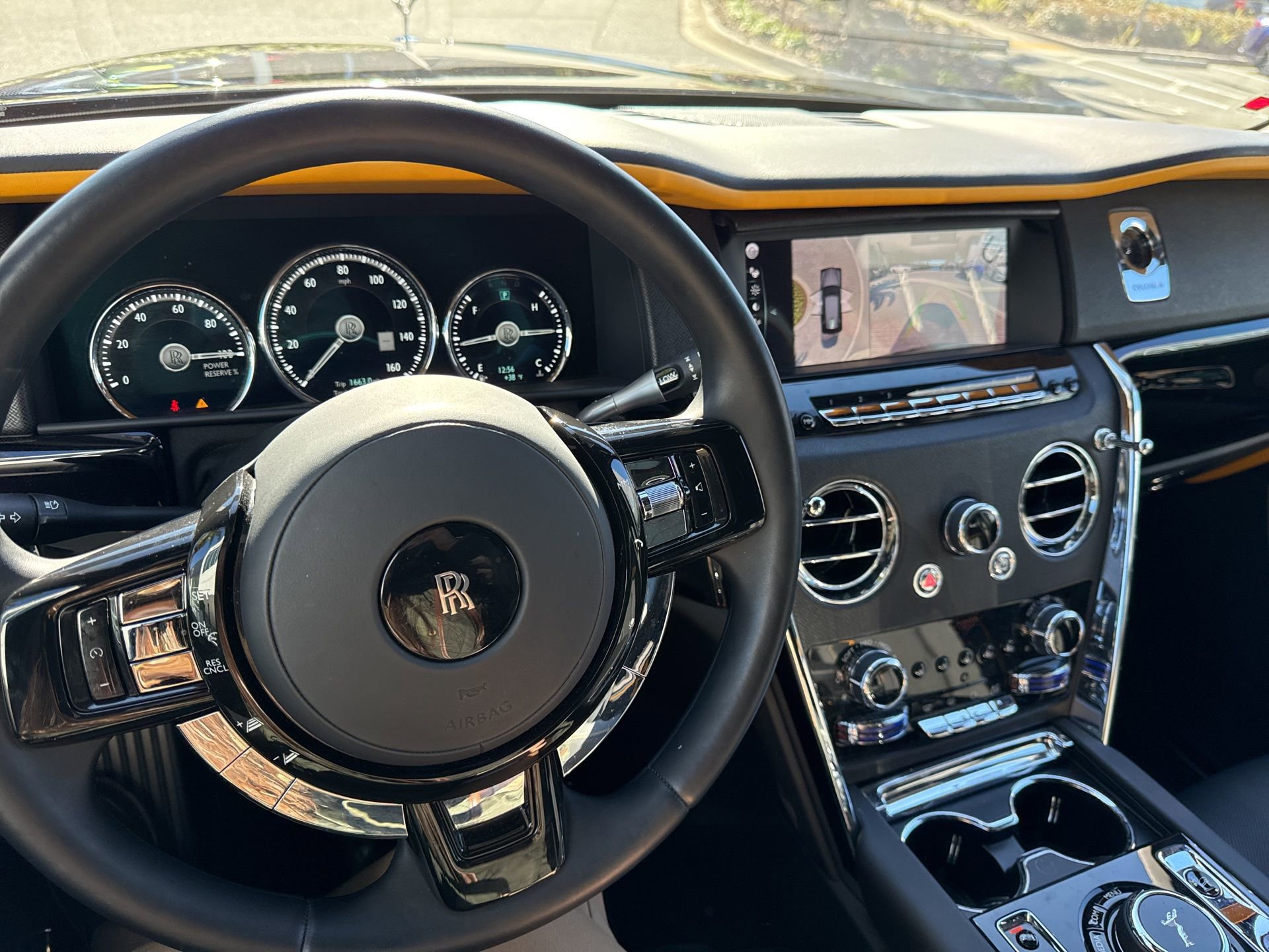 Used 2022 Rolls-Royce Cullinan image 33