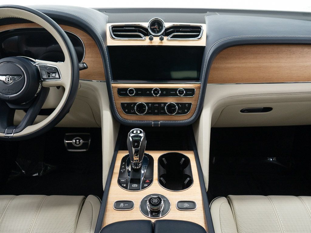 Certified 2023 Bentley Bentayga AWD/4WD image 31
